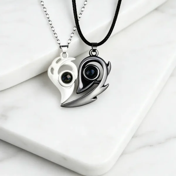 BFF Projection Necklace Set I Love You In 100 Languages