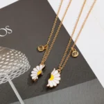 Daisy BFF Matching Necklaces|2Pcs Best Friend Pendant Gift