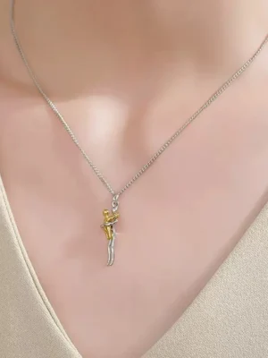 Mother Daughter Hugging Pendant Necklace
